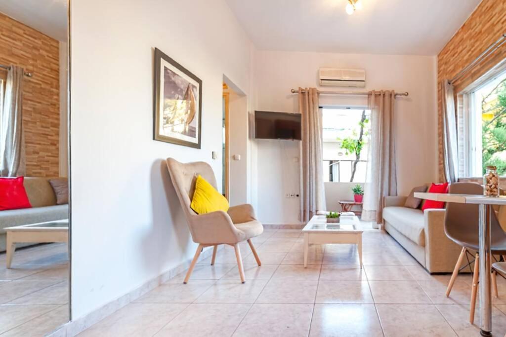 Jenny'S Flat Near The Sea Apartment Galatas  Ngoại thất bức ảnh
