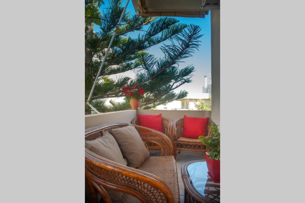 Jenny'S Flat Near The Sea Apartment Galatas  Ngoại thất bức ảnh